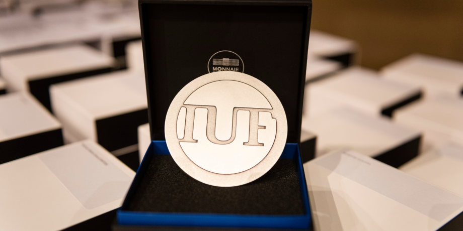 Image d'une médaille de l'IUF